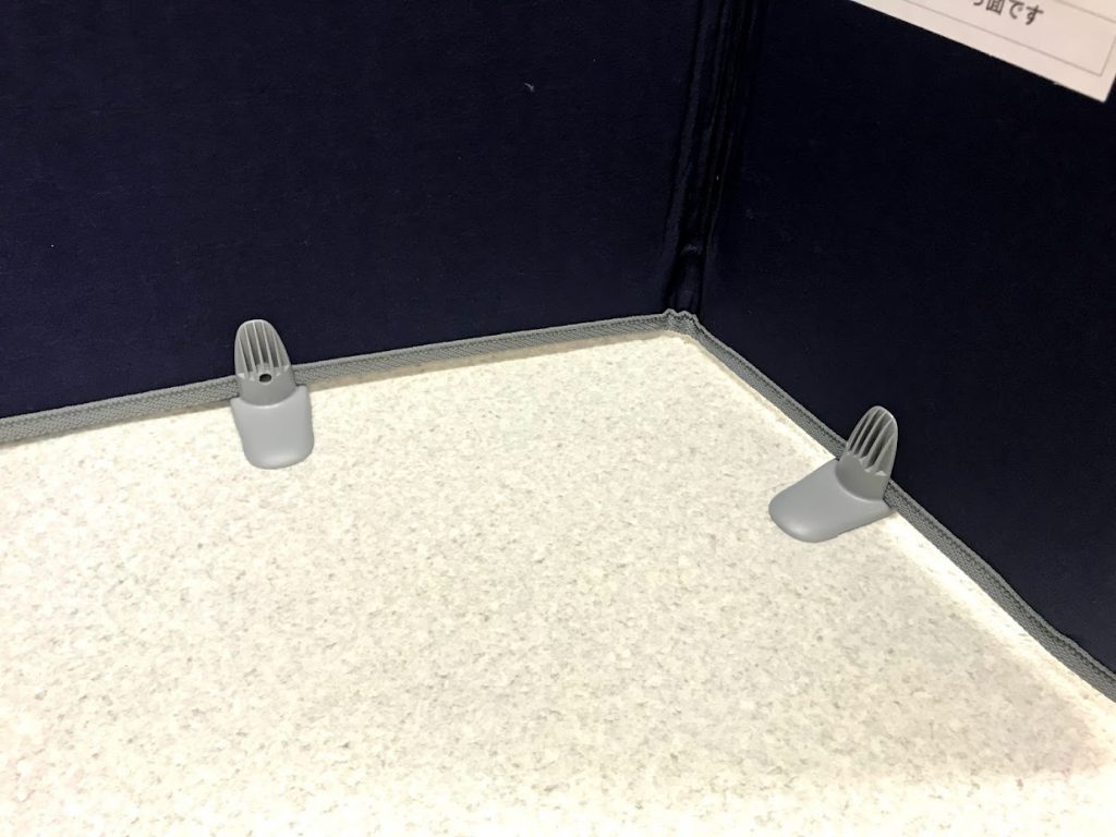 足元パネルヒーターのスタンド部分拡大